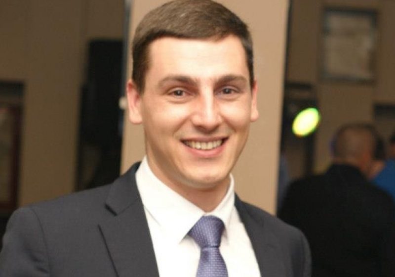 "Omul prea mic răstoarnă răul cel mare"
