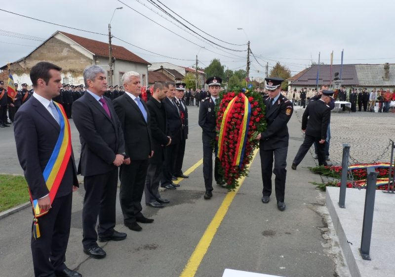 La sediul ISU Maramureș a avut loc ieri ceremonia de sfințire a busturilor celor două personalități marcante, Gheorghe Pop de Băsești și Pavel Zăgănescu La sediul ISU Maramureș a avut loc ieri ceremonia de sfințire a busturilor celor două personalități marcante, Gheorghe Pop de Băsești și Pavel Zăgănescu