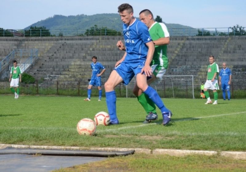 Meciul Steaua – Avântul Bârsana se joacă la Berceni, joi, de la 20:30 Meciul Steaua – Avântul Bârsana se joacă la Berceni, joi, de la 20:30