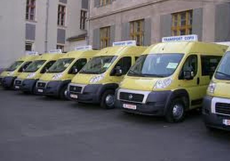 Guvernul dă 16,7 milioane de euro pe 600 de microbuze şcolare, dar primăriile nu pot angaja şoferi Guvernul dă 16,7 milioane de euro pe 600 de microbuze şcolare, dar primăriile nu pot angaja şoferi