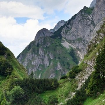 Vreme rece, la munte se prognozează lapoviță și ninsoare Vreme rece, la munte se prognozează lapoviță și ninsoare
