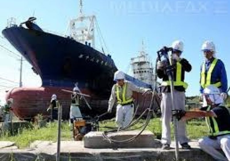 Un mic oraş japonez a început să dezmembreze epava unei nave, devenită un simbol al tsunamiului