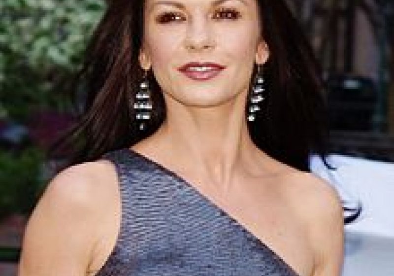 Prima apariţie în public a lui Catherine Zeta-Jones după despărţirea de Michael Douglas. Vedeta, vizibil afectată de separare