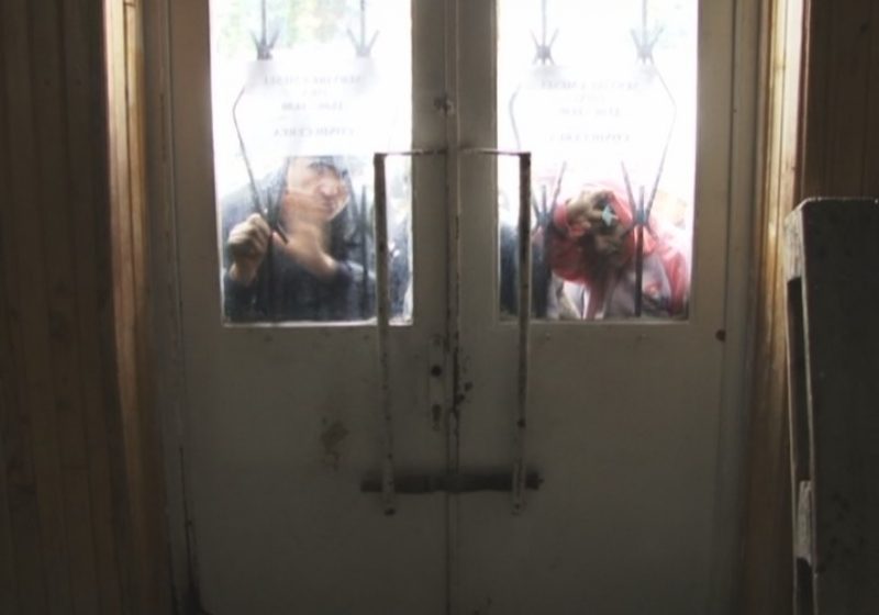 SIGHET: Val de proteste la cantina socială după ce beneficiarii pachetelor cu alimente de la UE s-au trezit cu uşa trântită în nas SIGHET: Val de proteste la cantina socială după ce beneficiarii pachetelor cu alimente de la UE s-au trezit cu uşa trântită în nas