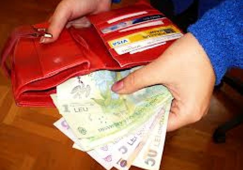 STUDIU: Peste 85% dintre români nu reuşesc mereu să-şi încadreze cheltuielile în salariu