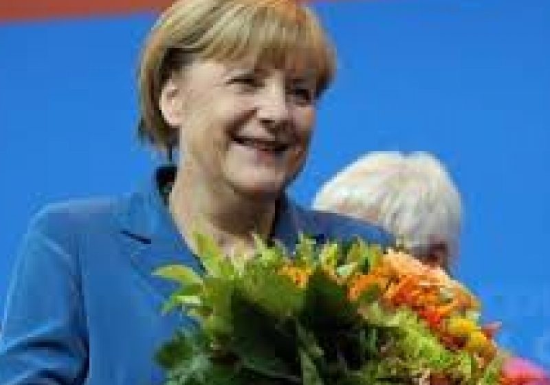 Angela Merkel, iubită de germani, criticată în Europa