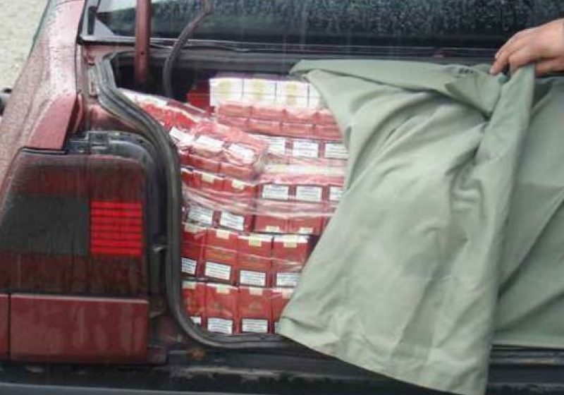 TRAFIC ILEGAL: Un bărbat a încercat să introducă în ţară ţigări de contrabandă în valoare de 732 de lei TRAFIC ILEGAL: Un bărbat a încercat să introducă în ţară ţigări de contrabandă în valoare de 732 de lei