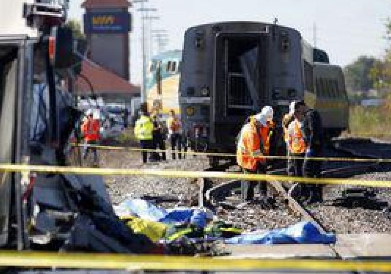 Șase victime și 30 de răniți în coliziunea între un tren și un autobuz în Ottawa, conform unui nou bilanț