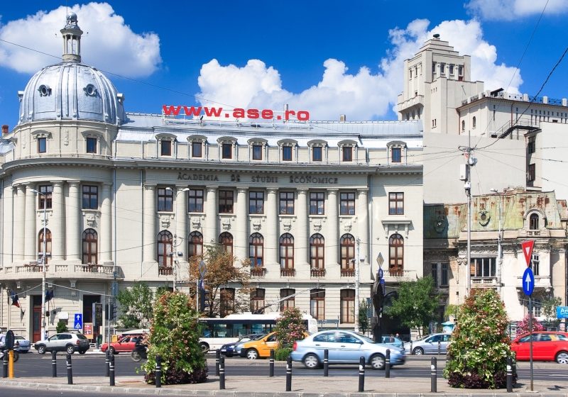 Academia de Studii Economice, iluminată în roz, ca simbol al luptei împotriva cancerului de sân