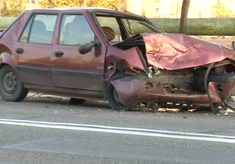 Baia Mare: ACCIDENT – Un bărbat aflat sub influenţa alcoolului a lovit un utilaj de construcţii (FOTO) Baia Mare: ACCIDENT – Un bărbat aflat sub influenţa alcoolului a lovit un utilaj de construcţii (FOTO)