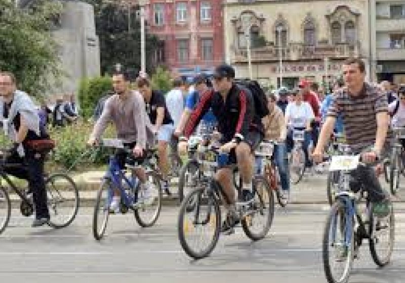 BICICLEŞTI. Bucureştenii sunt aşteptaţi din nou, sâmbătă şi duminică, să facă mişcare în aer liber
