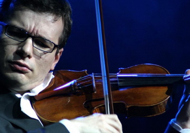 VIRTUOZITATE: Violonistul Alexandru Tomescu ovaţionat la Istanbul VIRTUOZITATE: Violonistul Alexandru Tomescu ovaţionat la Istanbul