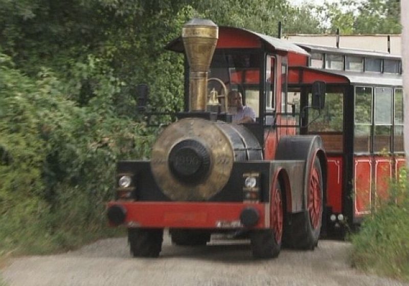 SIGHET: Autotrenuleţul rămâne în garajele de la Serviciul de Gospodărire Urbana până vin zile mai calde SIGHET: Autotrenuleţul rămâne în garajele de la Serviciul de Gospodărire Urbana până vin zile mai calde