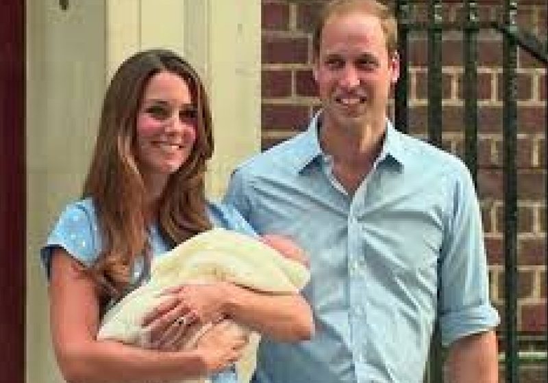 SUPORTERI REGALI: Prinţul William vrea ca şi fiul său să fie suporter al echipei Aston Villa