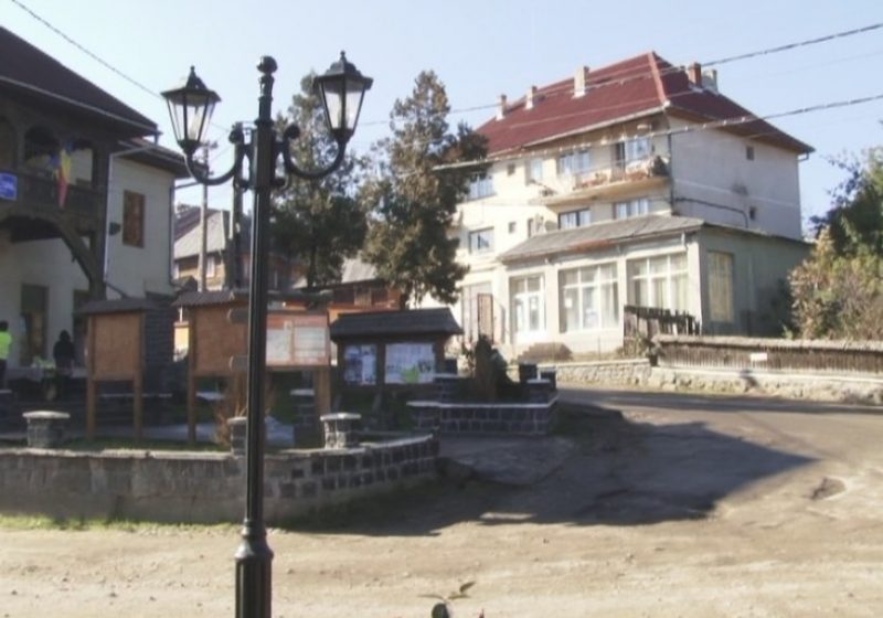 BUDEŞTI: Proiecte pentru meşteri populari şi pentru schimbarea faţadelor clădirilor