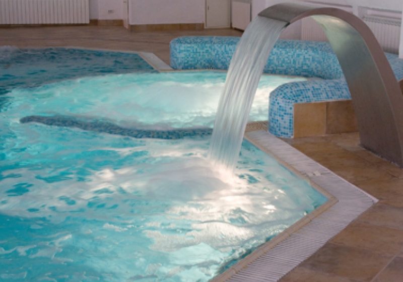 DĂRI NOI: Guvernul introduce impozit pentru proprietăţi exceptate în prezent, precum parcări şi piscine DĂRI NOI: Guvernul introduce impozit pentru proprietăţi exceptate în prezent, precum parcări şi piscine