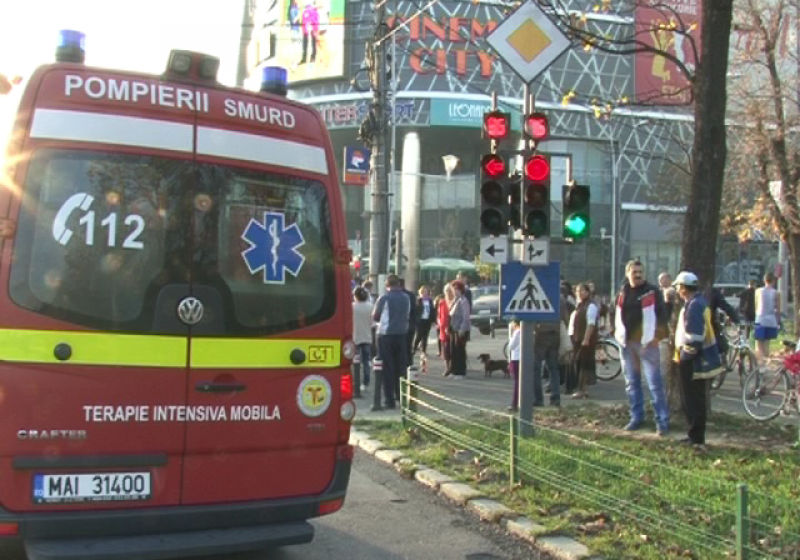 BAIA MARE: O femeie a fost accidentată în zona mall-ului, în timp ce traversa neregulamentar (FOTO)
