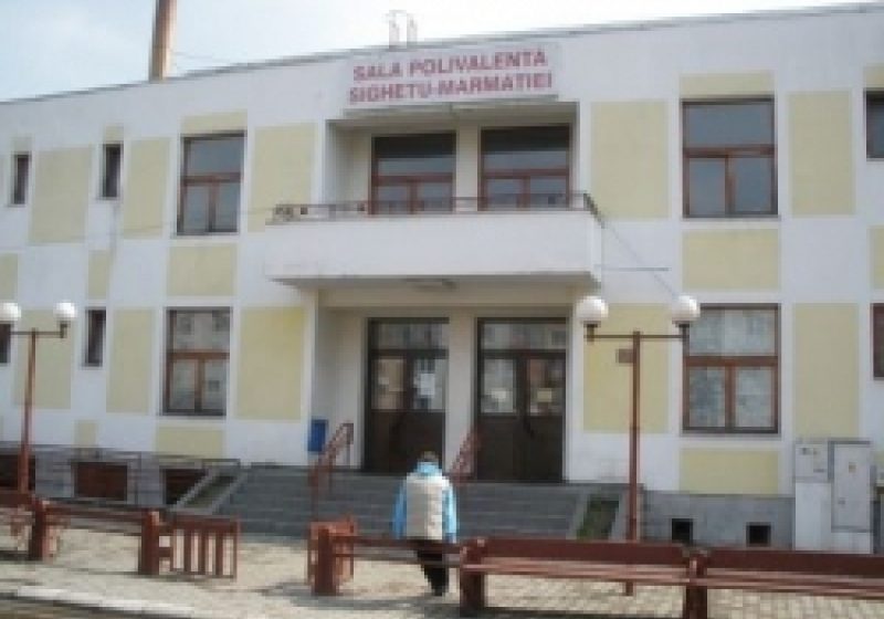 SIGHET: Autorităţile fac tot ce pot pentru ca lucrările de la Sala Polivalentă să se încheie cât mai repede SIGHET: Autorităţile fac tot ce pot pentru ca lucrările de la Sala Polivalentă să se încheie cât mai repede