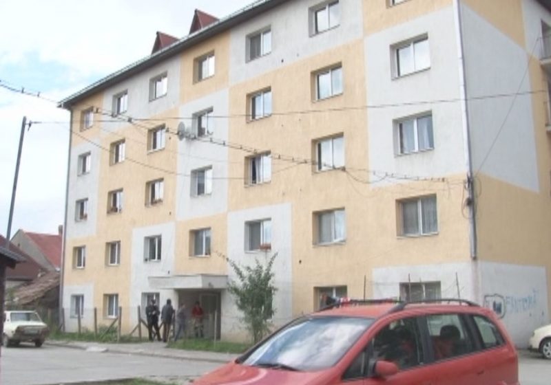 SIGHET: Probleme cu lemnele la blocul nr. 3 de locuinţe sociale