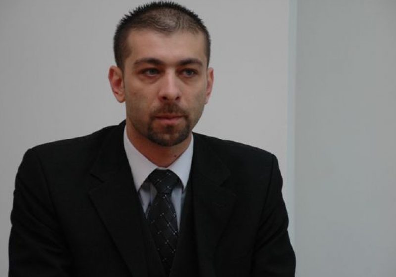 MARAMUREŞ: În vreme ce infrastructura rutieră suferă, politicienii judeţului aruncă pisica unii în ograda altora MARAMUREŞ: În vreme ce infrastructura rutieră suferă, politicienii judeţului aruncă pisica unii în ograda altora