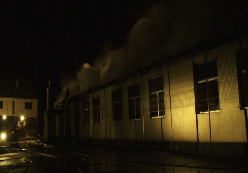 CĂLINEŞTI: Urmări incendiu. Clădirea ce găzduia grădiniţa şi brutăria va fi reabilitată până la Crăciun