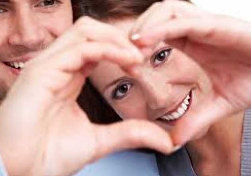 DRAGOSTE ONLINE: Câţi oameni folosesc site-uri şi aplicaţii matrimoniale pentru a-şi găsi partener de viaţă