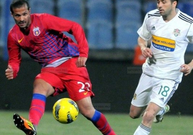 FOTBAL: FC Vaslui-Steaua 0-1 (0-0), în etapa a 10-a, vasluienii terminând jocul în 8 oameni FOTBAL: FC Vaslui-Steaua 0-1 (0-0), în etapa a 10-a, vasluienii terminând jocul în 8 oameni