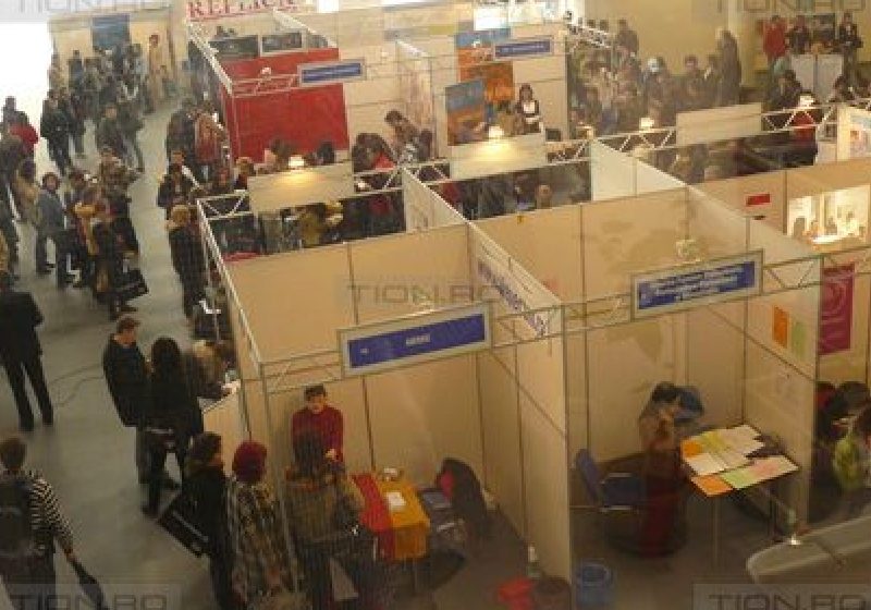 OFERTE DE STUDIU: Sute de elevi din toată țara la târgul de consultanță educațională World Education din București