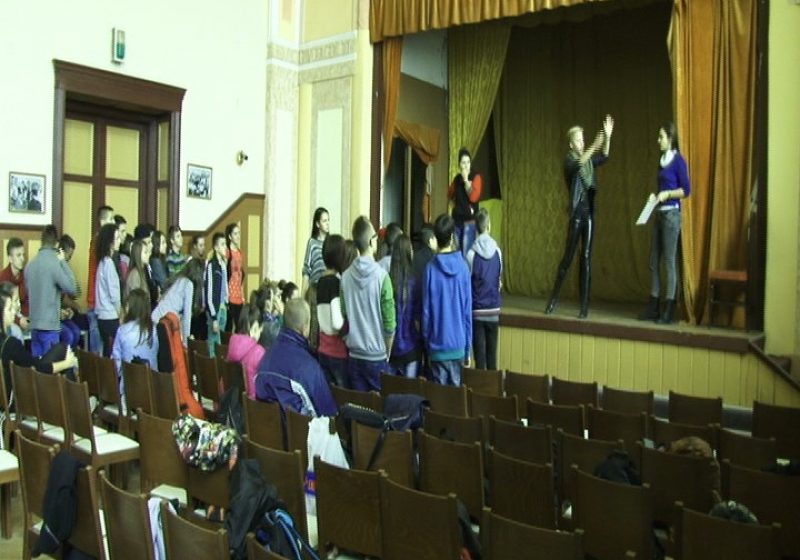 SIGHET: Se dă startul balurilor bobocilor. Încep cei de la Liceul Pedagogic „Regele Ferdinand”