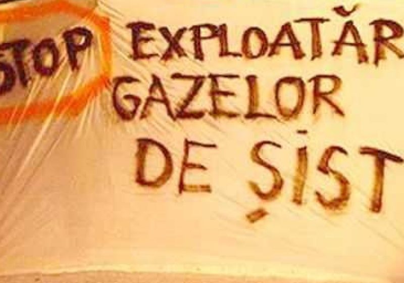 NEMULŢUMIRI: Protest în Piața Universității împotriva exploatării gazelor de șist