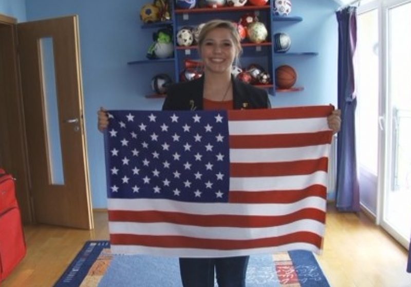 REPORTAJUL ZILEI: Cum le-a marcat programul de schimb de experienţă pe sigheteanca Raluca Danci şi pe tânăra din Colorado, Mellory Wolf
