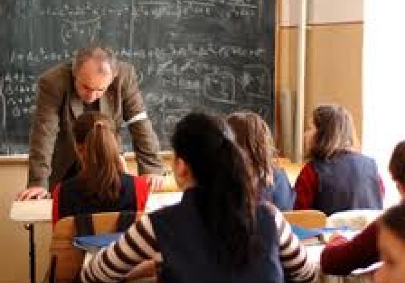 SIGHET: În noul cod de etică din  învăţământul preuniversitar sancţiunile merg până la desfacerea contractului de muncă