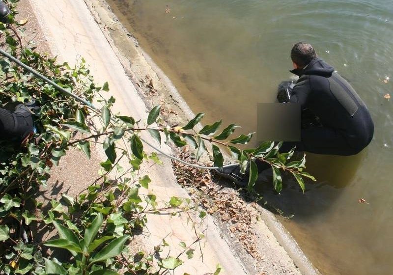DESCOPERIRE ÎNFIORĂTOARE: Ce au găsit scafandrii în Dâmboviţa, lângă podul Grozăveşti