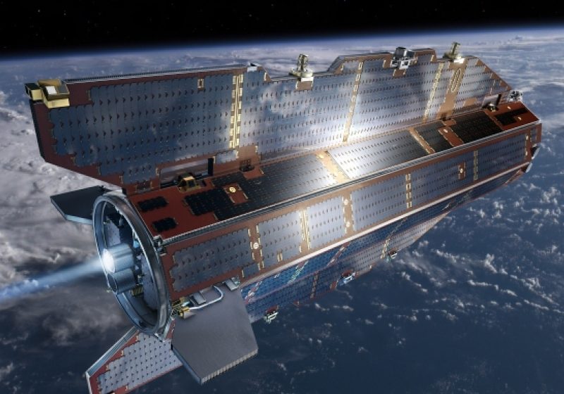 DEŞEURI SPAŢIALE: Un satelit se va prăbuși pe Terra în următoarele trei săptămâni