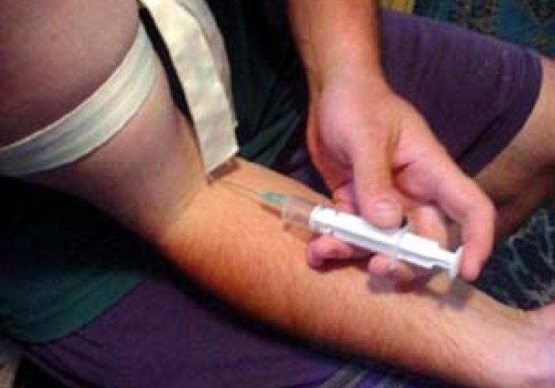 TERAPII: 97 la sută dintre utilizatorii de droguri injectabile au HIV şi hepatita C