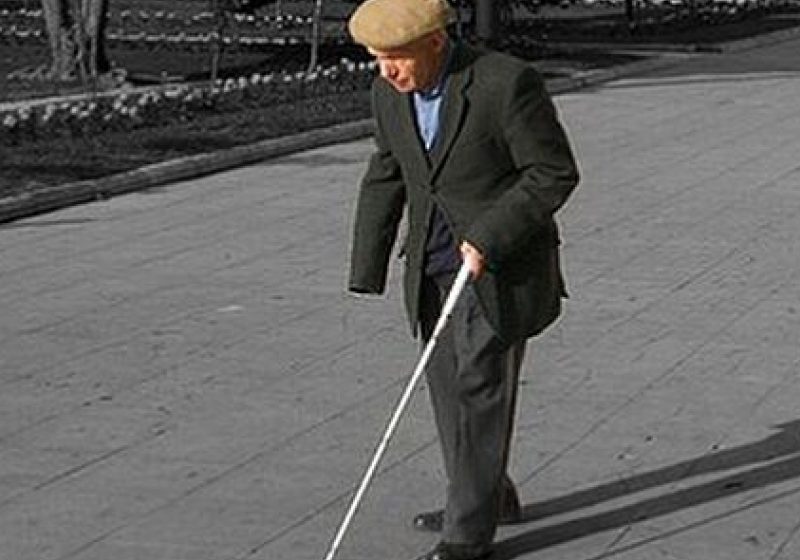 ZIUA NEVĂZĂTORILOR: În România trăiesc peste 3.200 de copii şi 106.588 adulţi cu handicap vizual