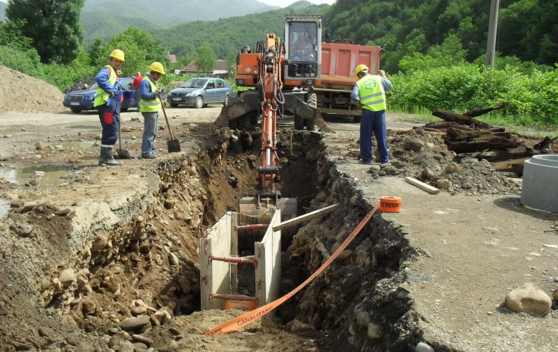 BAIA MARE: Lucrări la rețelele de apă. Canalizarea este deja finalizată pe 12 străzi BAIA MARE: Lucrări la rețelele de apă. Canalizarea este deja finalizată pe 12 străzi