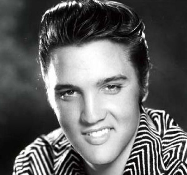 PREŢ INCREDIBIL: Celebrii pantofi albaştri ai lui Elvis Presley, scoşi la licitaţie
