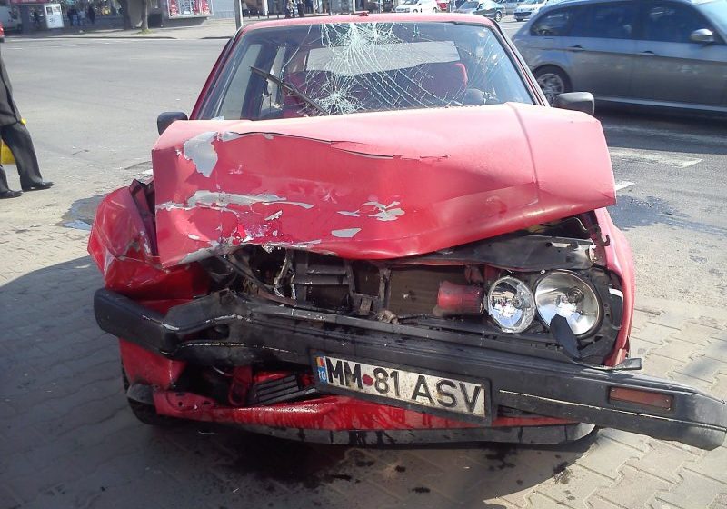 BAIA MARE: Tamponare în intersecţia Bulevardul Unirii cu Bulevardul Bucureşti