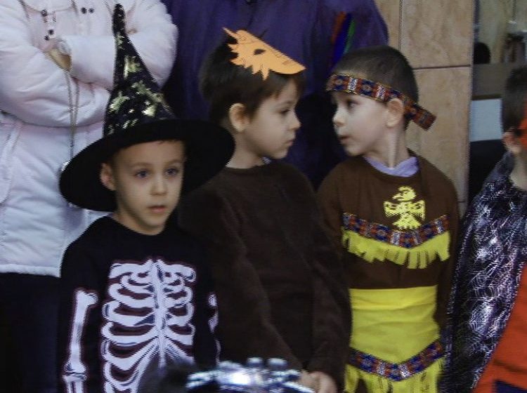 SIGHET:  Asociaţia Madre Colomba, în colaborare cu Grădiniţa nr.13, a organizat azi Carnavalul Prieteniei