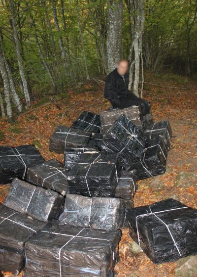 MARAMUREŞ: 900.000 de pachete de țigări au fost confiscate de polițiștii de frontieră în cursul anului trecut MARAMUREŞ: 900.000 de pachete de țigări au fost confiscate de polițiștii de frontieră în cursul anului trecut
