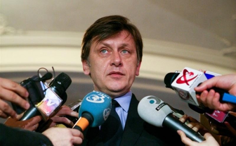 ÎNTÂLNIRE: Ședința Delegației Permanente a PNL, marți, la ora 19,00 ÎNTÂLNIRE: Ședința Delegației Permanente a PNL, marți, la ora 19,00