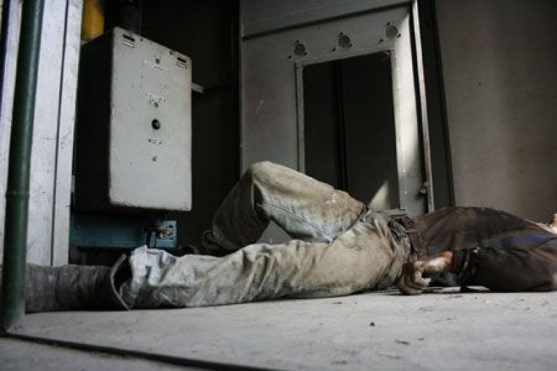 DECES: Un bărbat a murit electrocutat în timp ce încerca să fure componente electrice DECES: Un bărbat a murit electrocutat în timp ce încerca să fure componente electrice