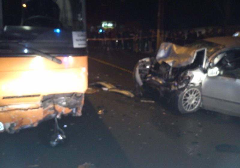 BAIA SPRIE: Trei persoane rănite în urma impactului dintre un autoturism și un autobuz al societății Urbis (FOTO) BAIA SPRIE: Trei persoane rănite în urma impactului dintre un autoturism și un autobuz al societății Urbis (FOTO)