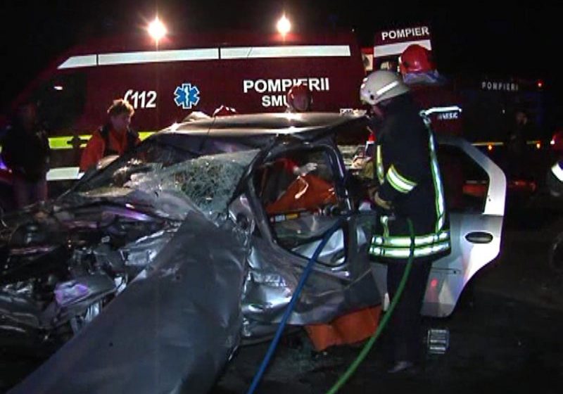 HIDEAGA: Tânăr de 19 ani rănit grav în urma unui accident rutier (FOTO)