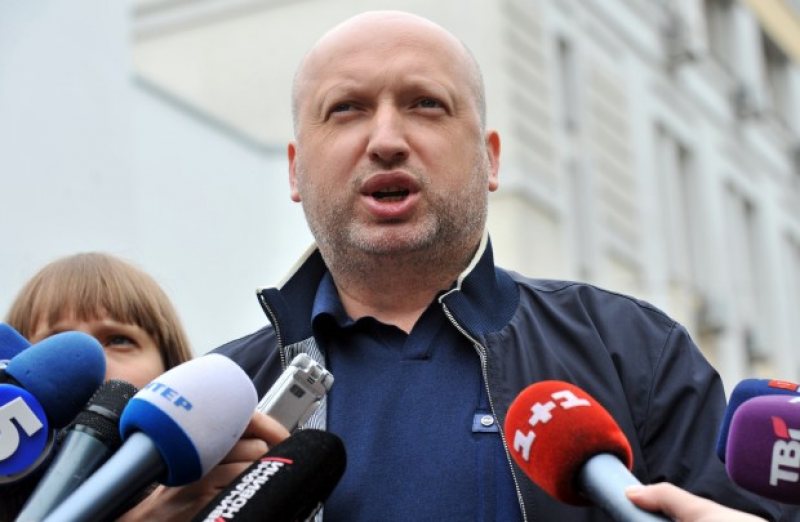 UCRAINA: Președintele interimar al Ucrainei preia funcția de comandant suprem al armatei UCRAINA: Președintele interimar al Ucrainei preia funcția de comandant suprem al armatei