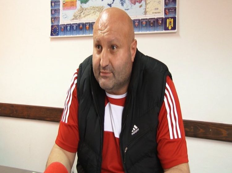 SĂPÂNŢA:  Condamnat la închisoare cu suspendare, primarul rămâne în funcție până când i se trimit actele necesare prefectului