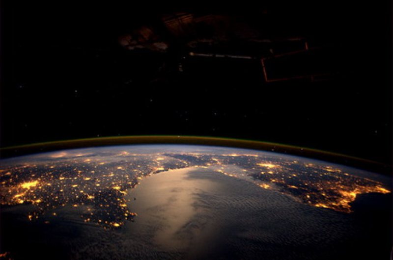 ORA PĂMÂNTULUI: Oraşele din România se pot întrece în proiecte de mediu pentru titlul de Capitala Earth Hour 2014 ORA PĂMÂNTULUI: Oraşele din România se pot întrece în proiecte de mediu pentru titlul de Capitala Earth Hour 2014