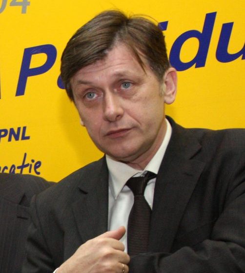 POLITIC: PNL a adoptat rezoluţia privind ieşirea de la guvernare