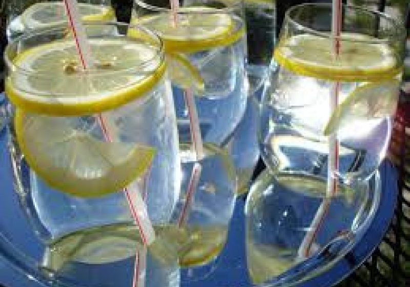 BENEFICII: Vrei siluetă şi sănătate? Află despre dieta cu lămâie şi apă fierbinte, dimineaţa BENEFICII: Vrei siluetă şi sănătate? Află despre dieta cu lămâie şi apă fierbinte, dimineaţa